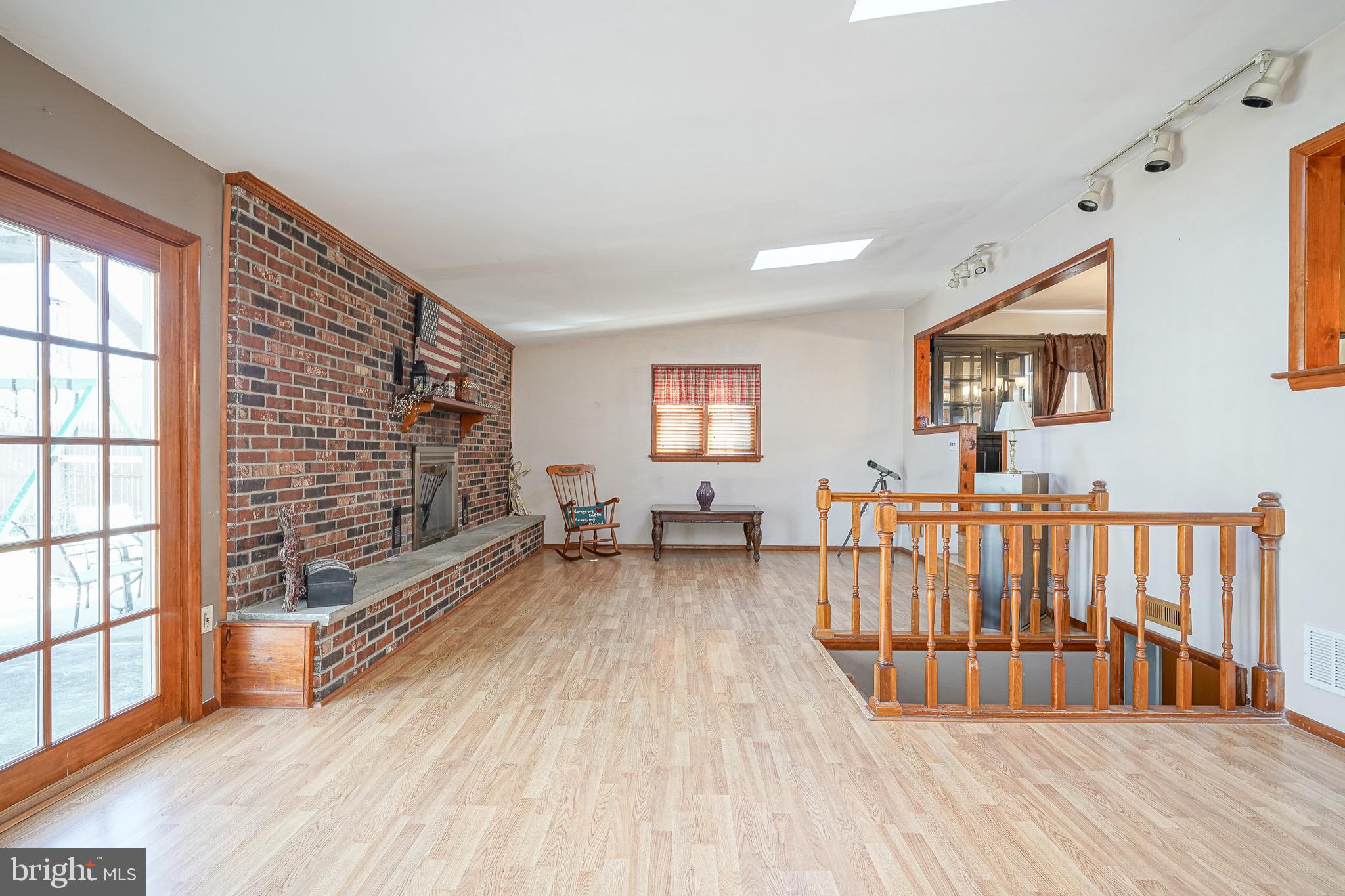 305 Cornell Rd
