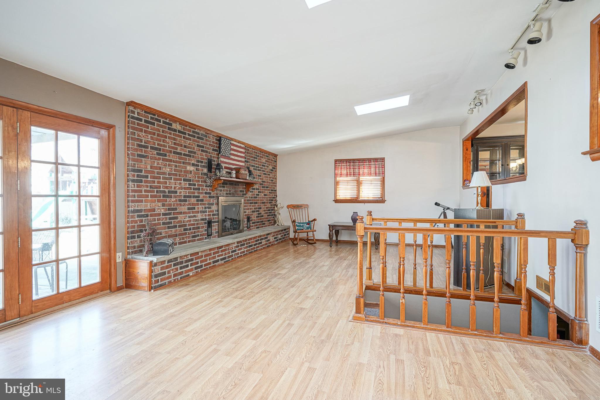 305 Cornell Rd