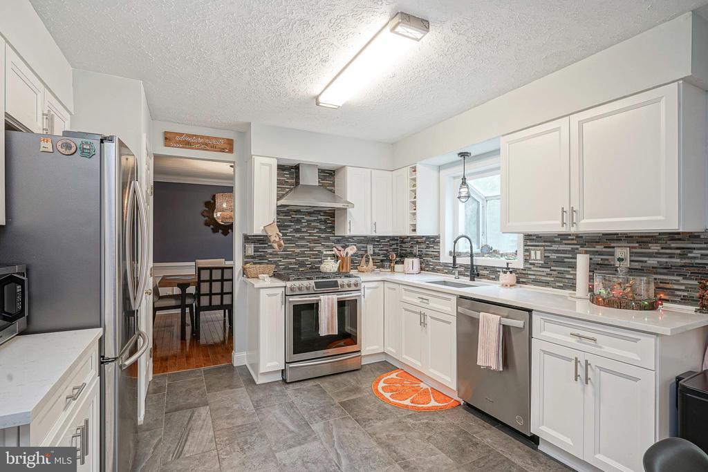 190 Dundee Dr