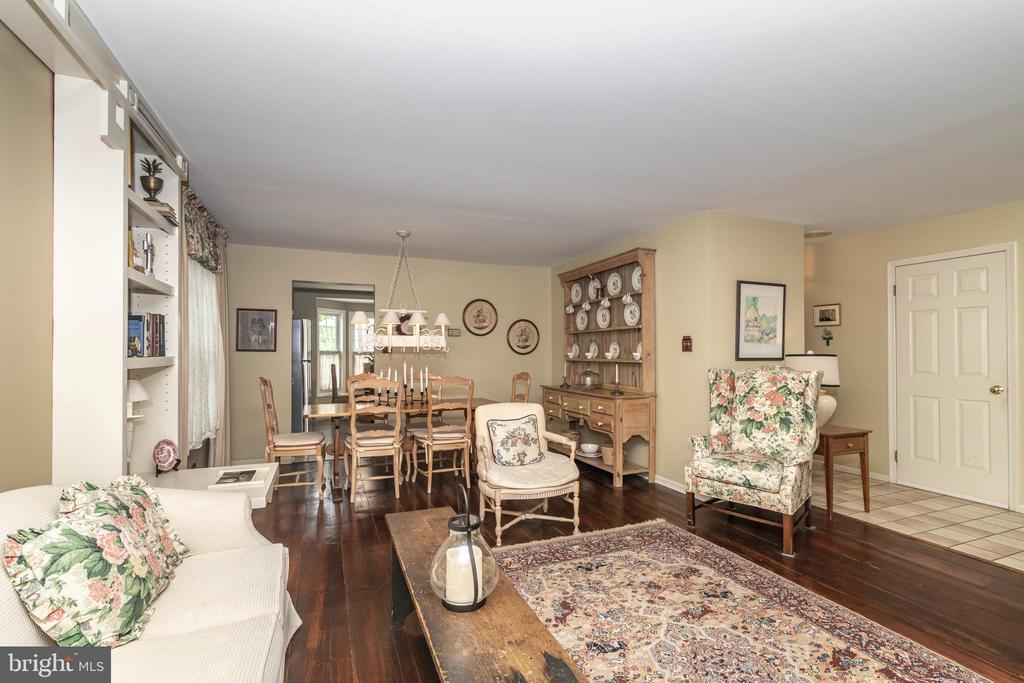 5 Bacon St