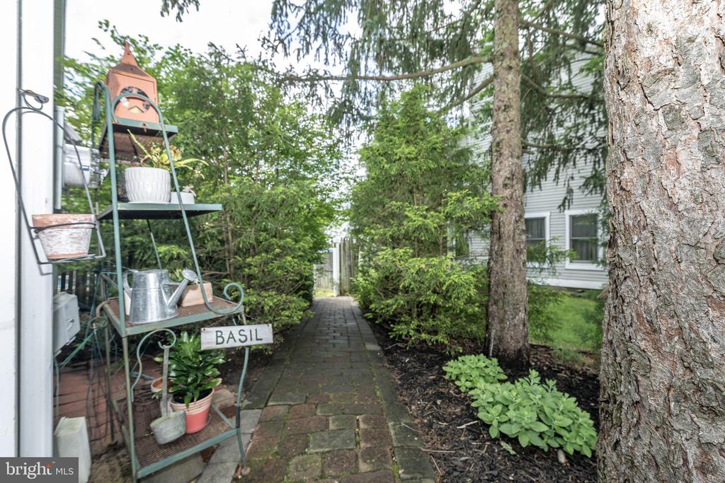 5 Bacon St