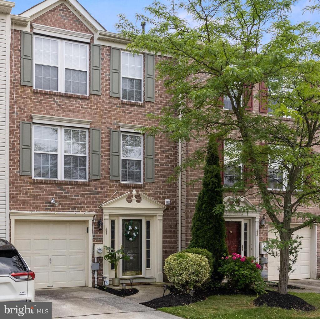 41 CLEMENS LANE