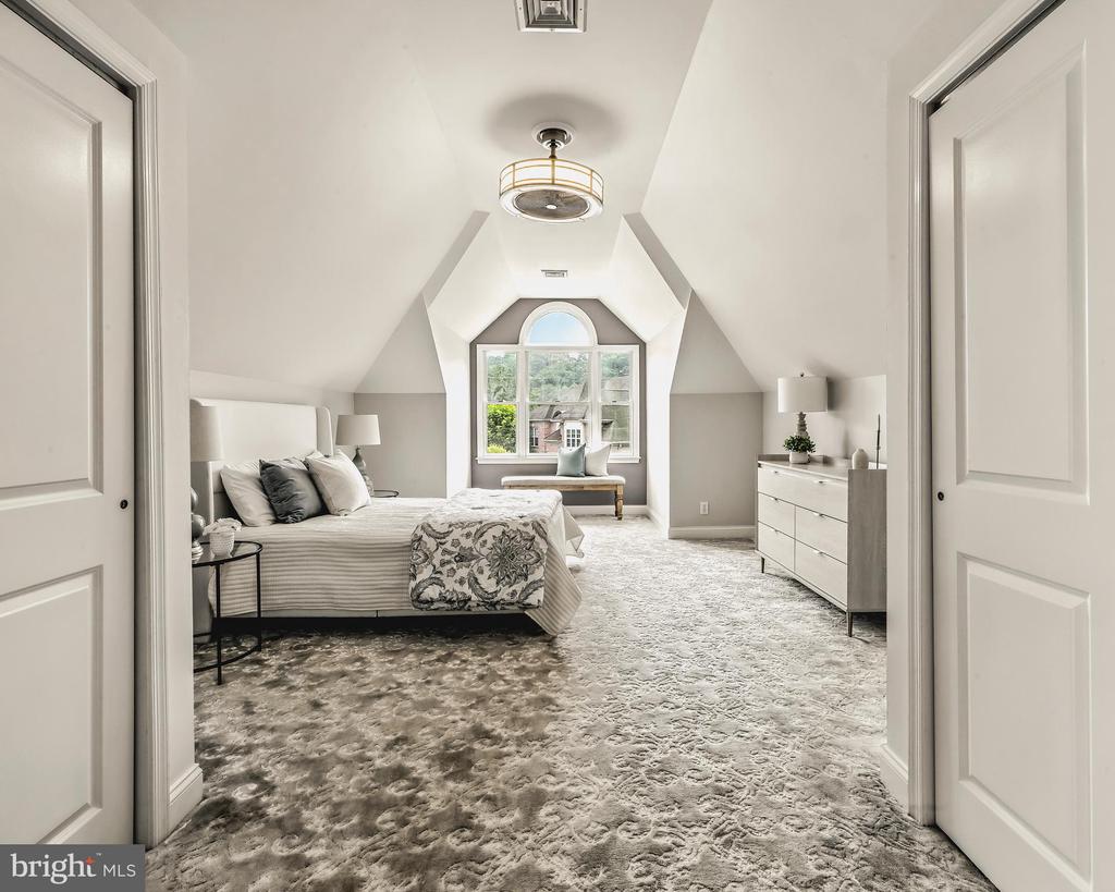 115 FOX CHASE COURT