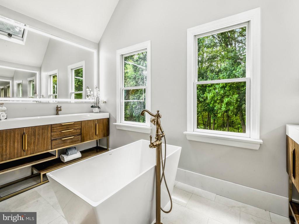 115 FOX CHASE COURT