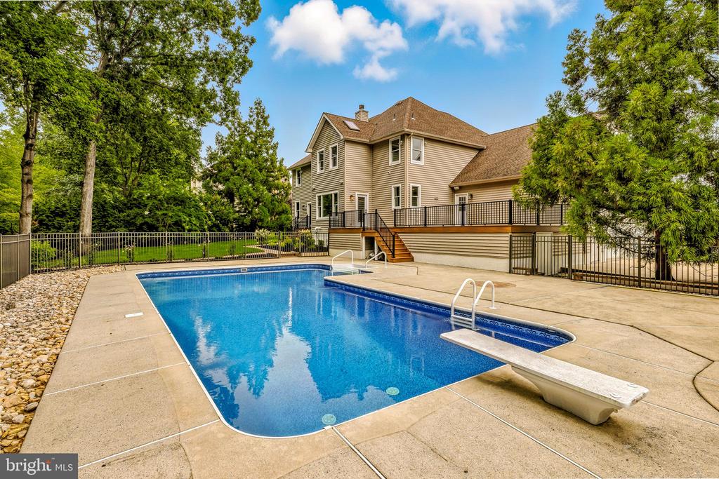 115 FOX CHASE COURT