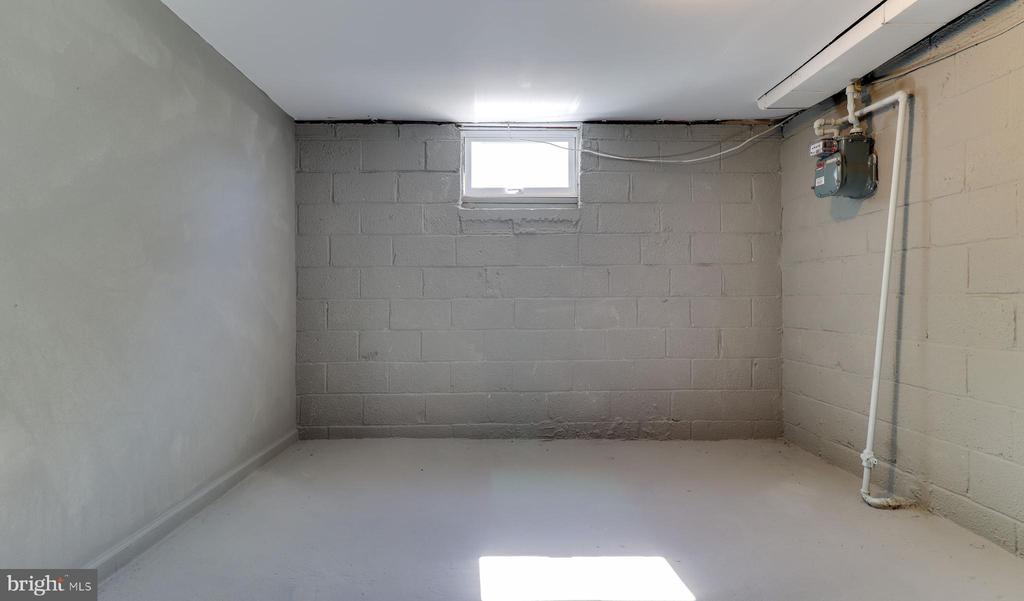 54 W PACKER STREET