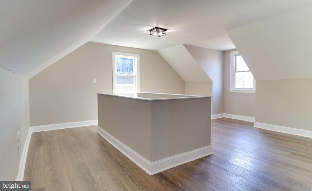 54 W PACKER STREET