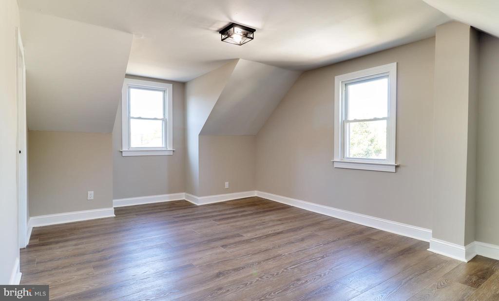 54 W PACKER STREET