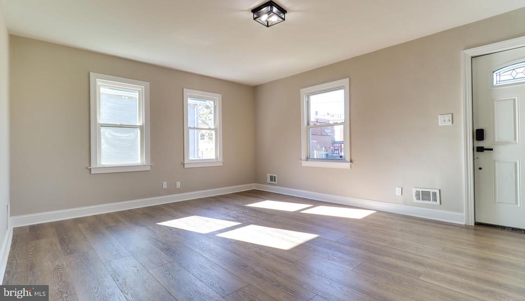 54 W PACKER STREET
