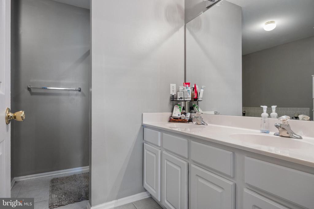 171 RITTENHOUSE
