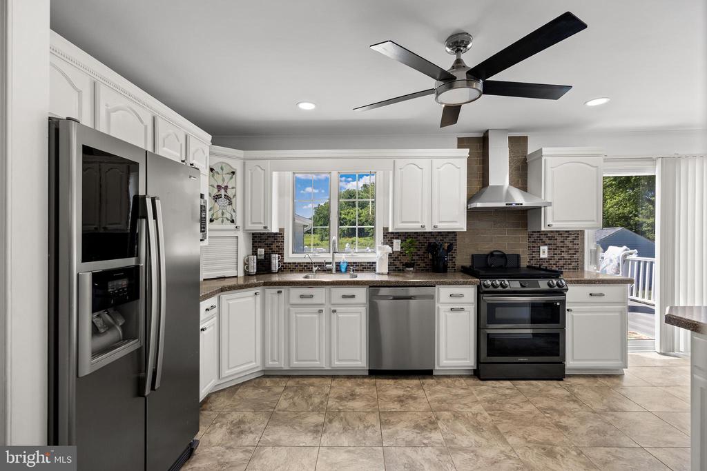 1581 COMMISSIONERS ROAD