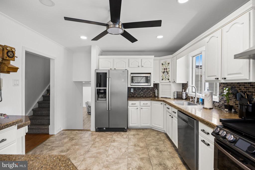 1581 COMMISSIONERS ROAD