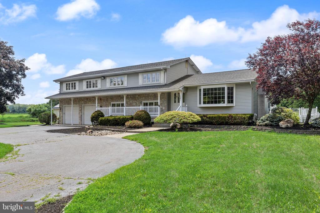 1581 COMMISSIONERS ROAD