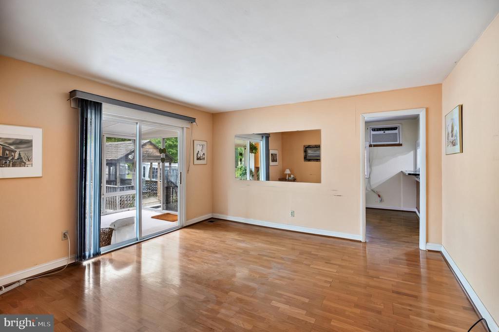 513 EGGERTS CROSSING ROAD
