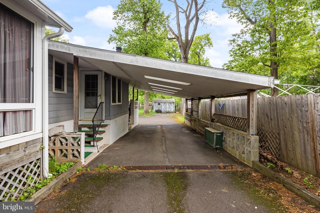 513 EGGERTS CROSSING ROAD