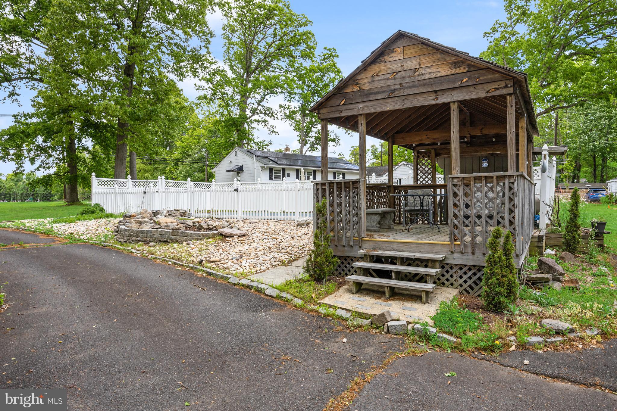 513 EGGERTS CROSSING ROAD