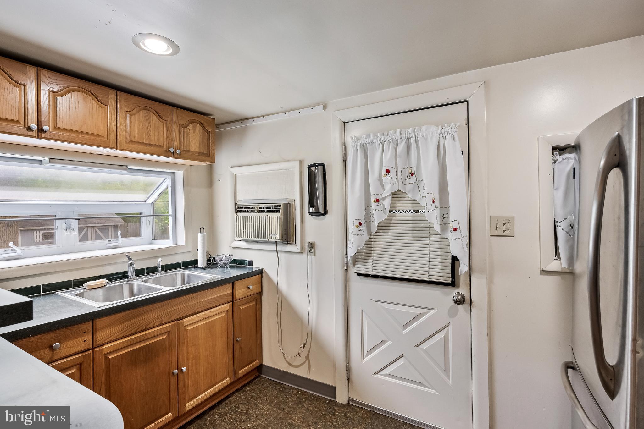 513 EGGERTS CROSSING ROAD