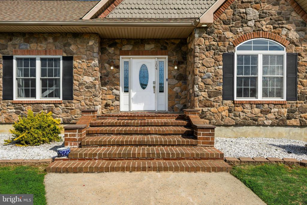 104 QUINTON ALLOWAY ROAD