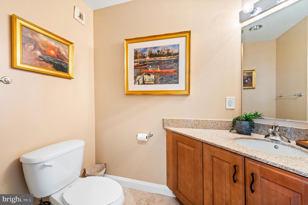 901 N Penn St #R1902