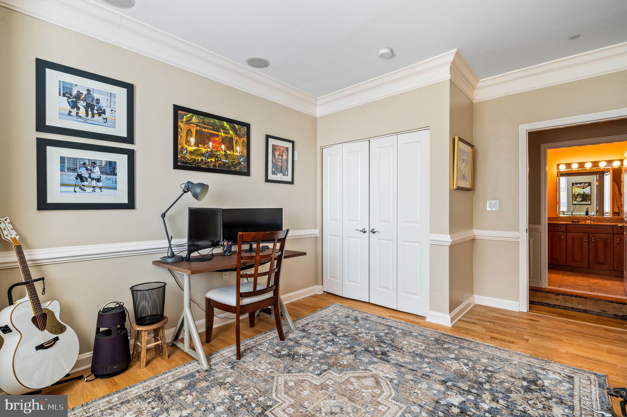 901 N Penn St #R1902