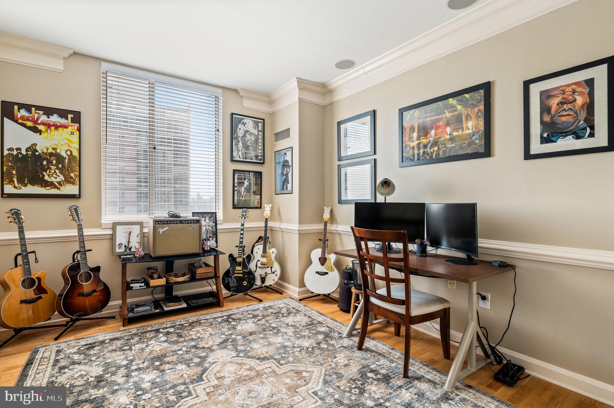 901 N Penn St #R1902