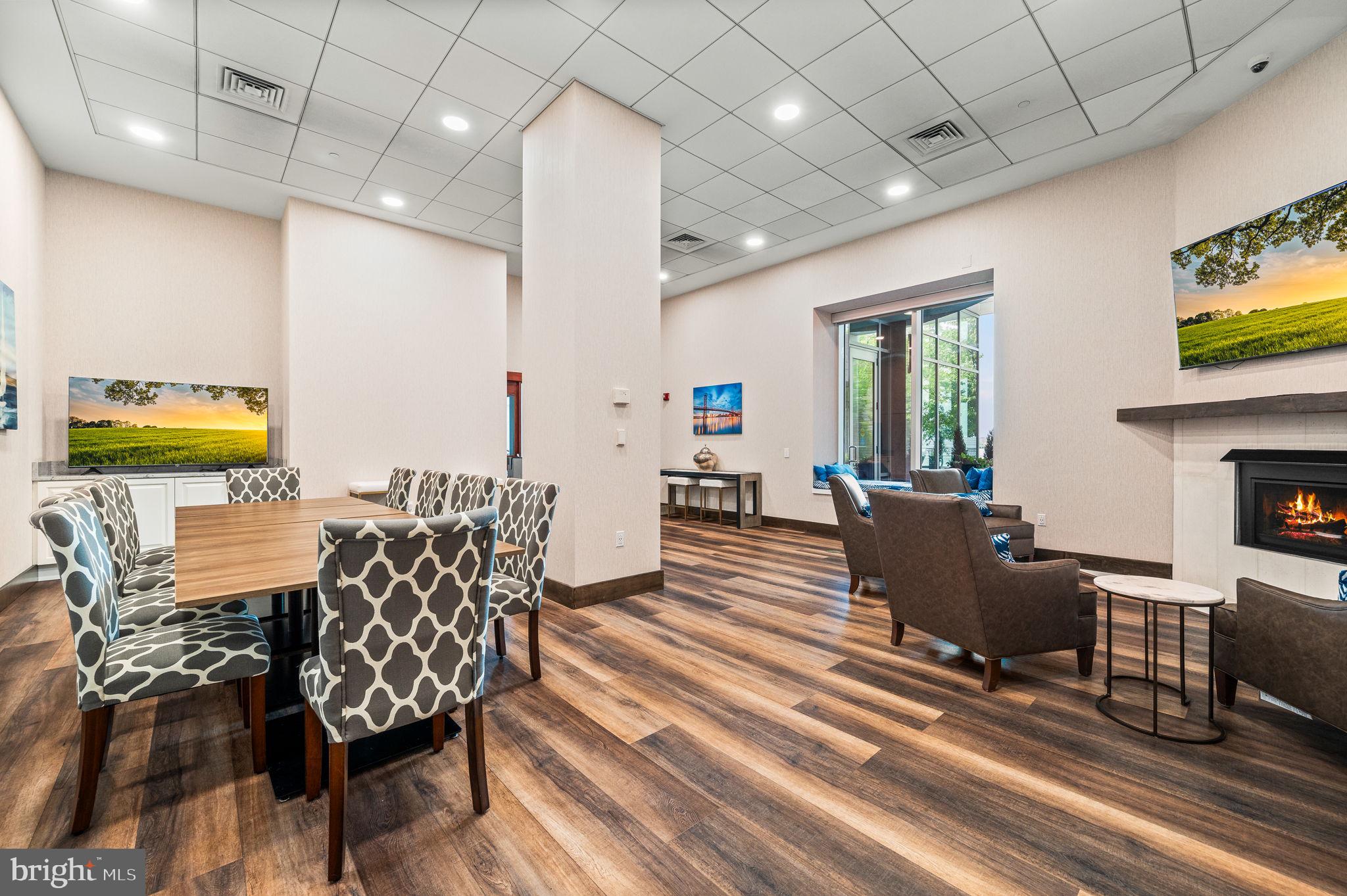 901 N Penn St #R1902