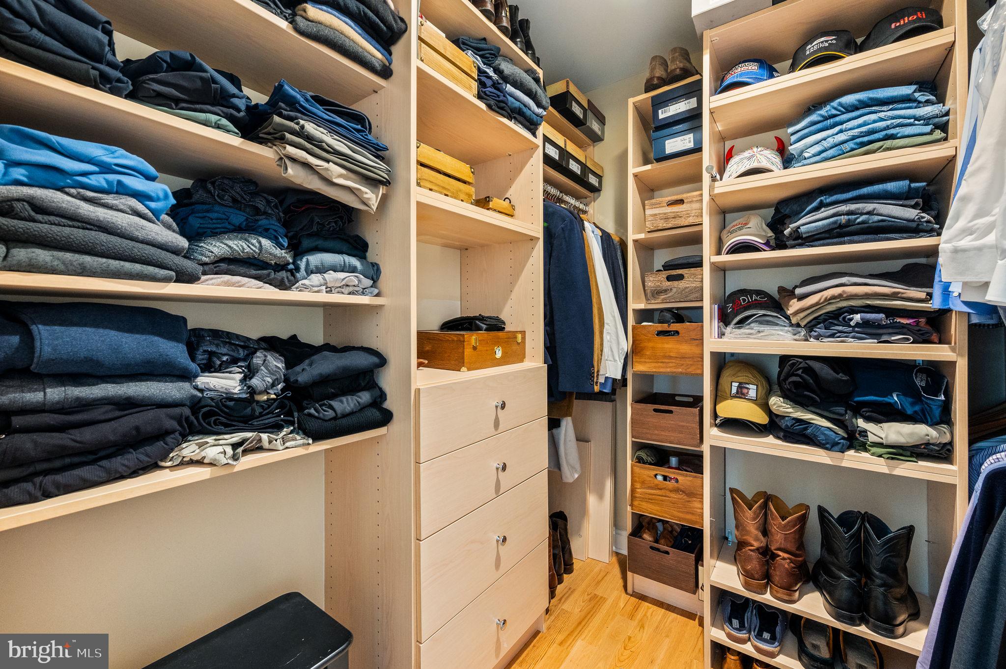 901 N Penn St #R1902