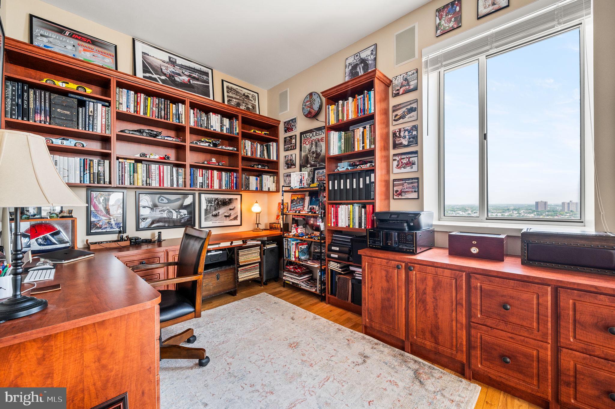 901 N Penn St #R1902