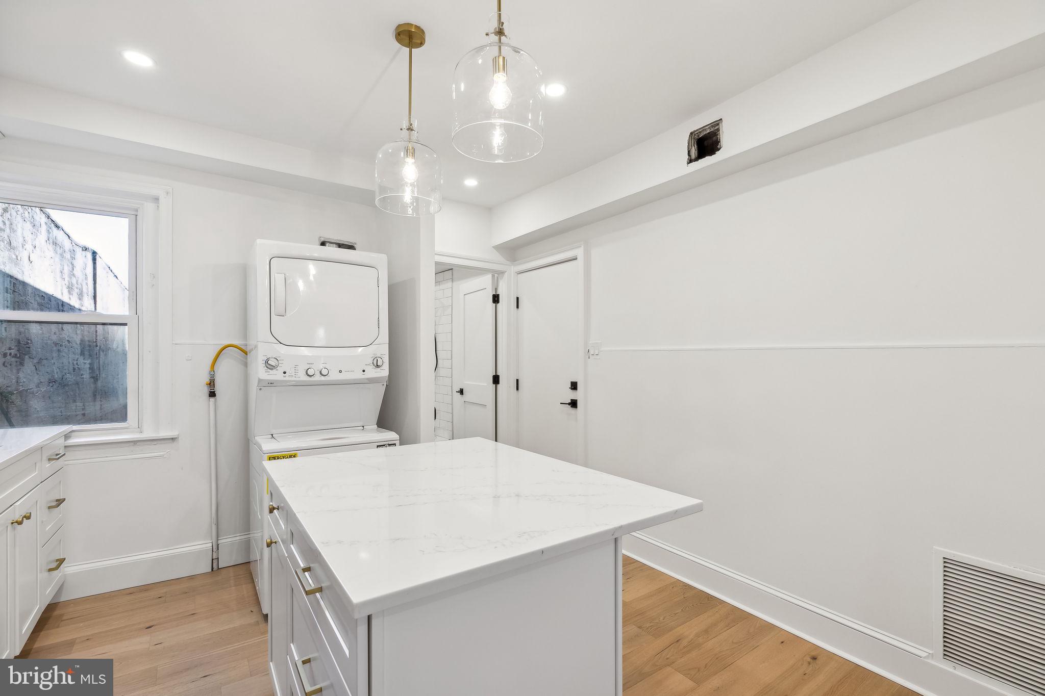 824 CHRISTIAN ST #3F