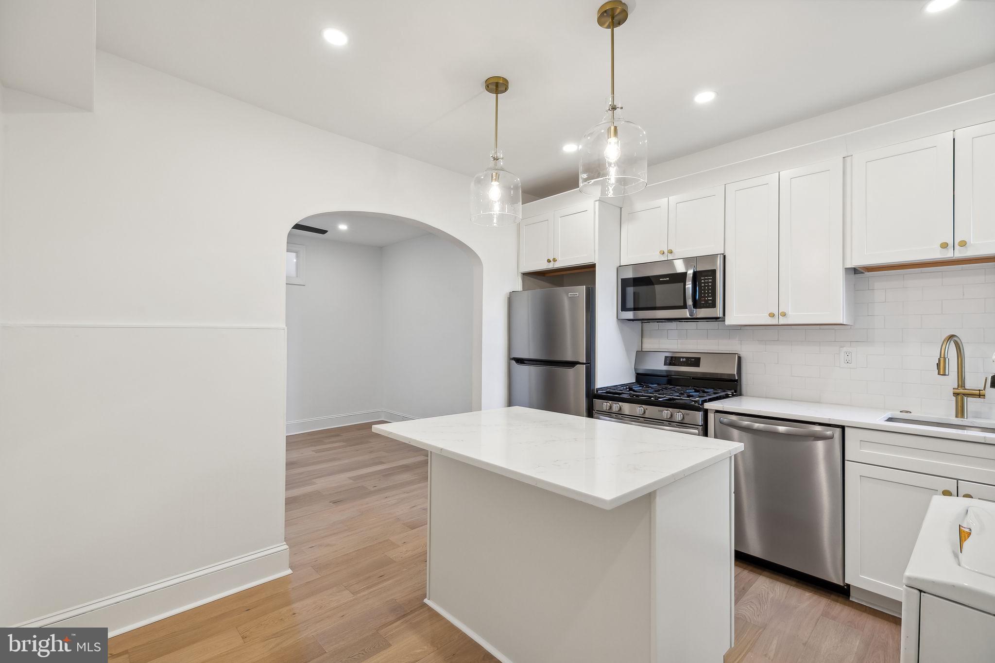 824 CHRISTIAN ST #3F
