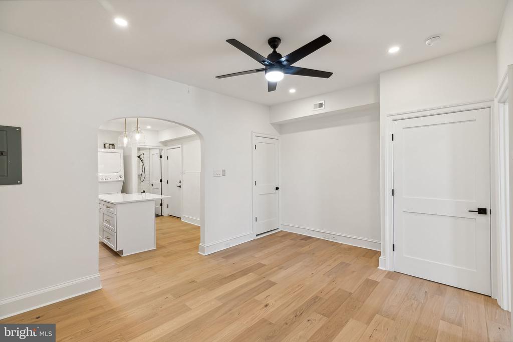 824 CHRISTIAN ST #3F