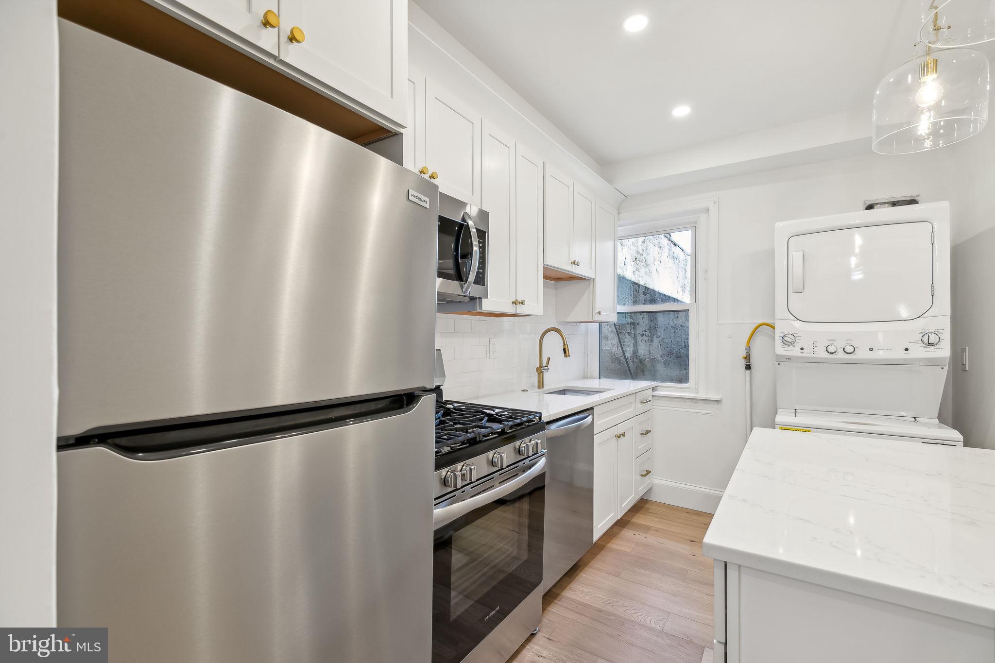 824 CHRISTIAN ST #3F