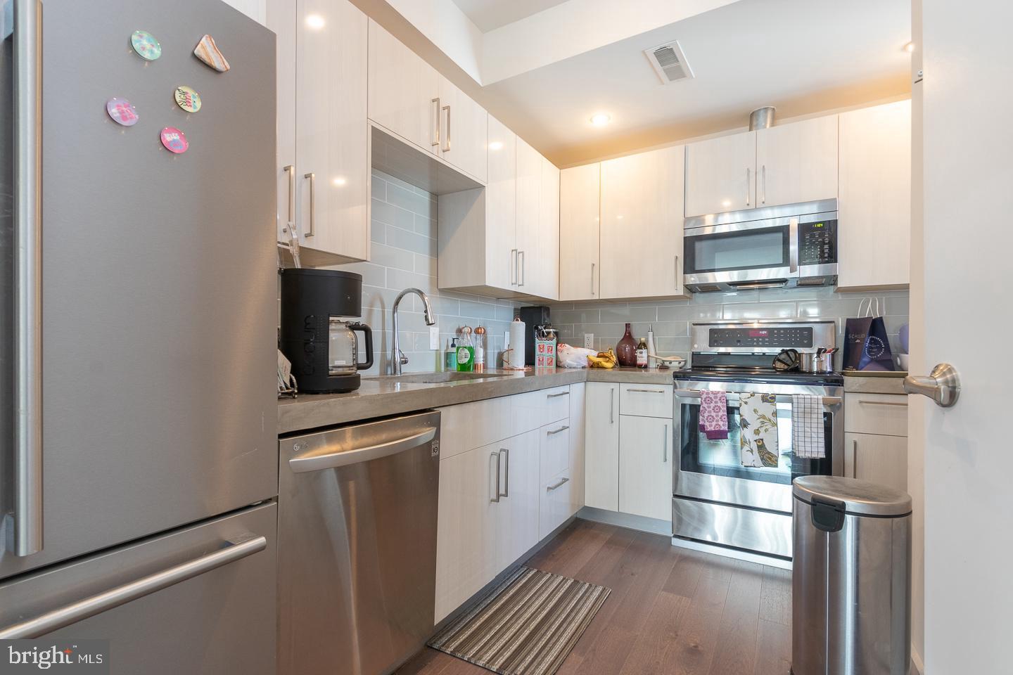 938 NEW MARKET STREET #301
