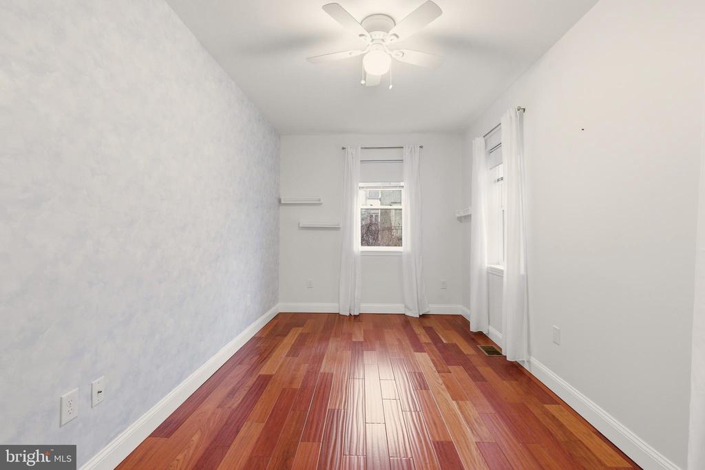 909 N 4TH STREET