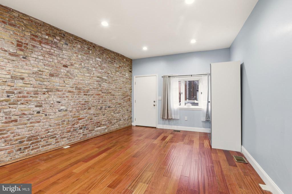 909 N 4TH STREET