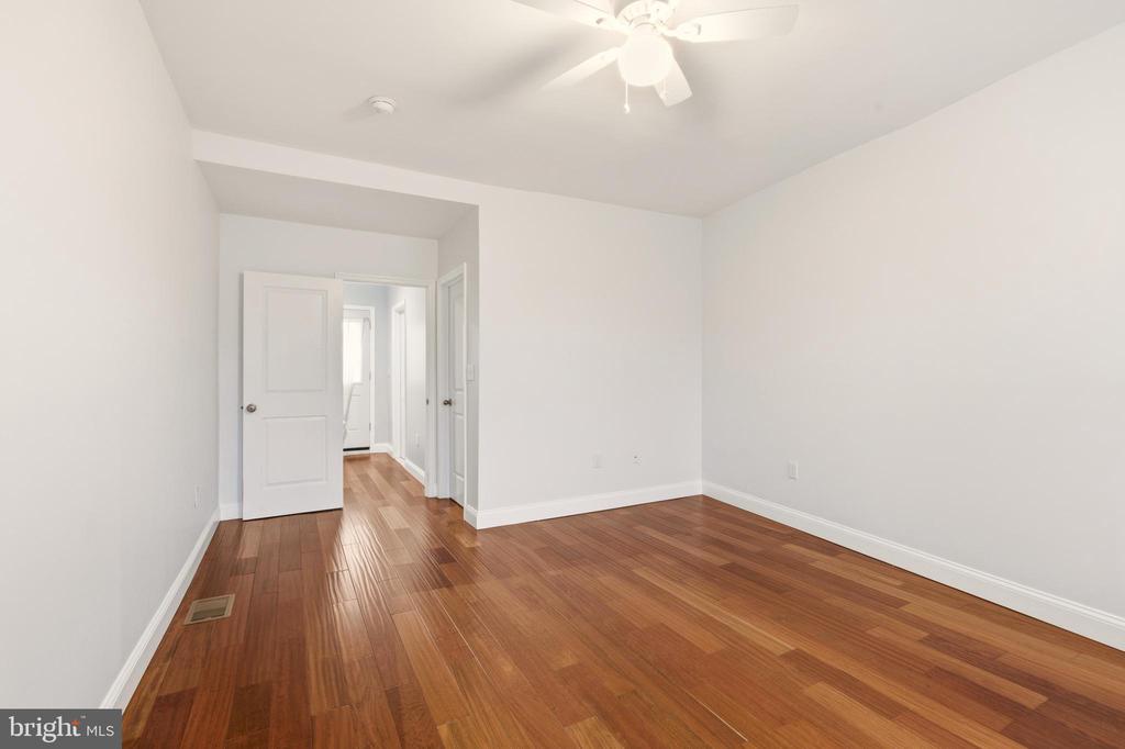 909 N 4TH STREET