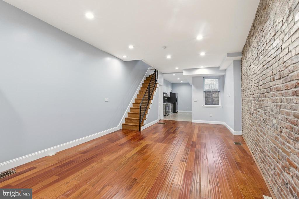 909 N 4TH STREET
