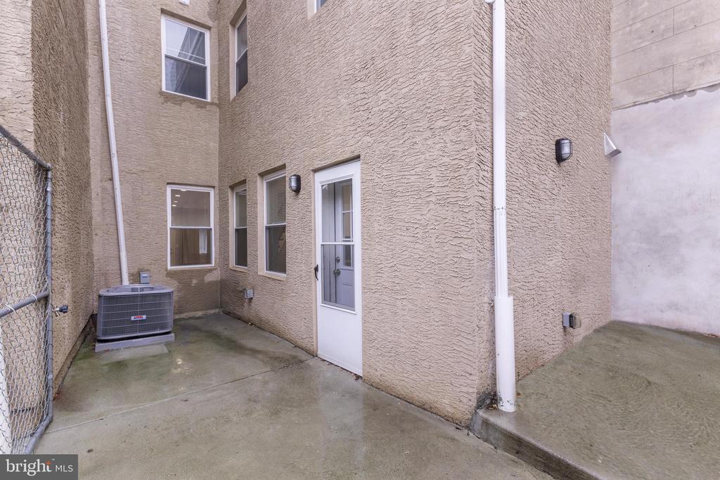 909 N 4TH STREET