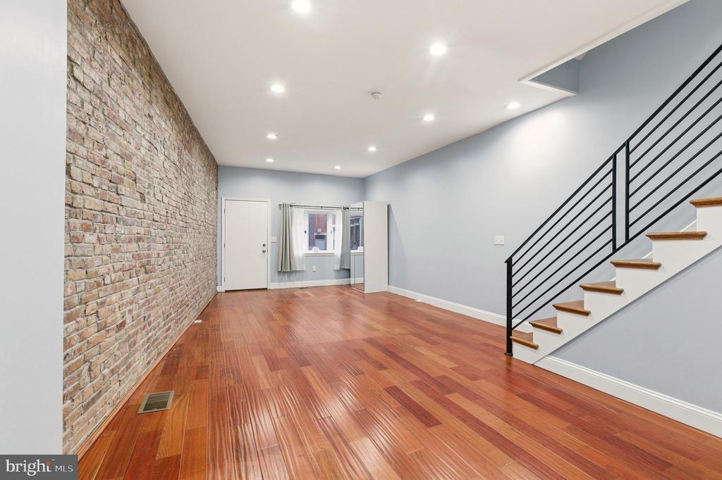 909 N 4TH STREET