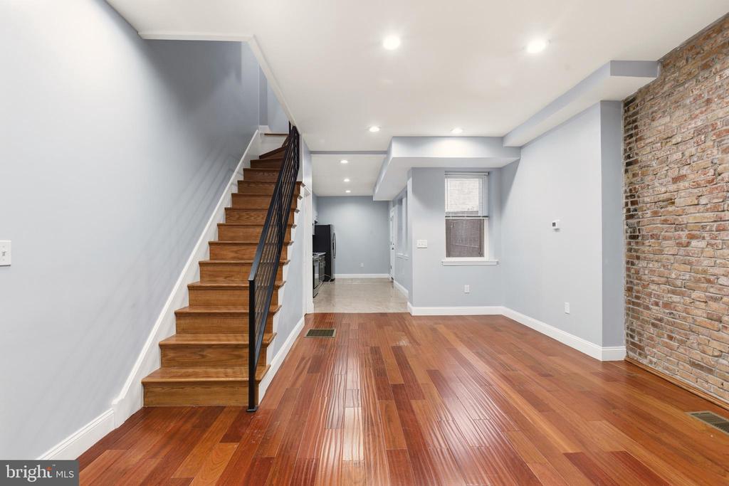 909 N 4TH STREET