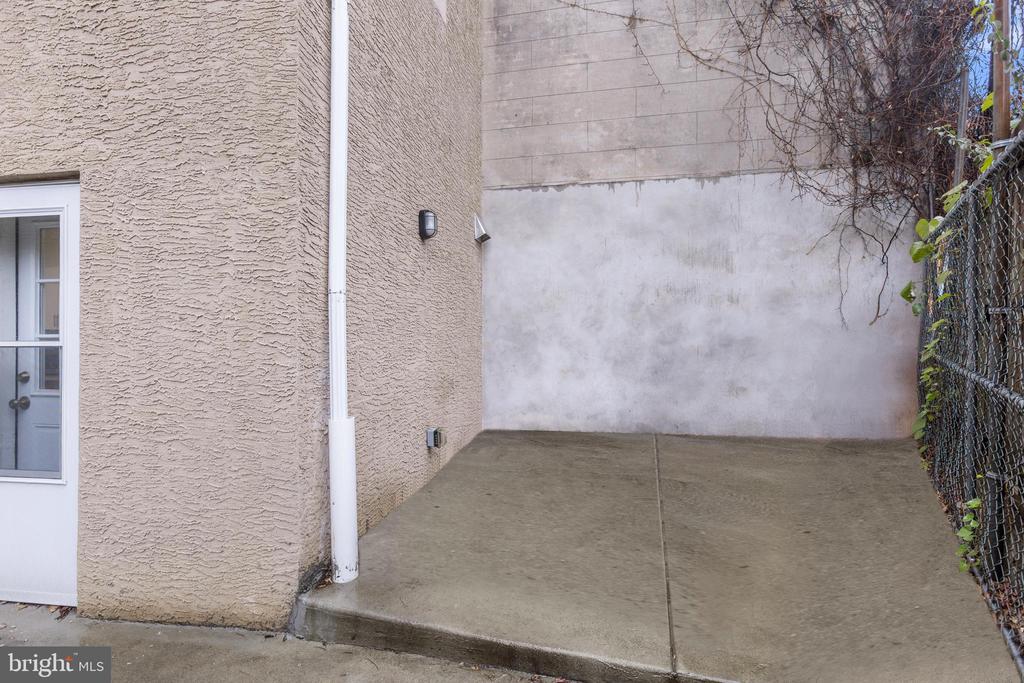 909 N 4TH STREET