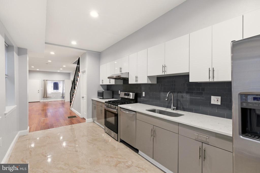909 N 4TH STREET