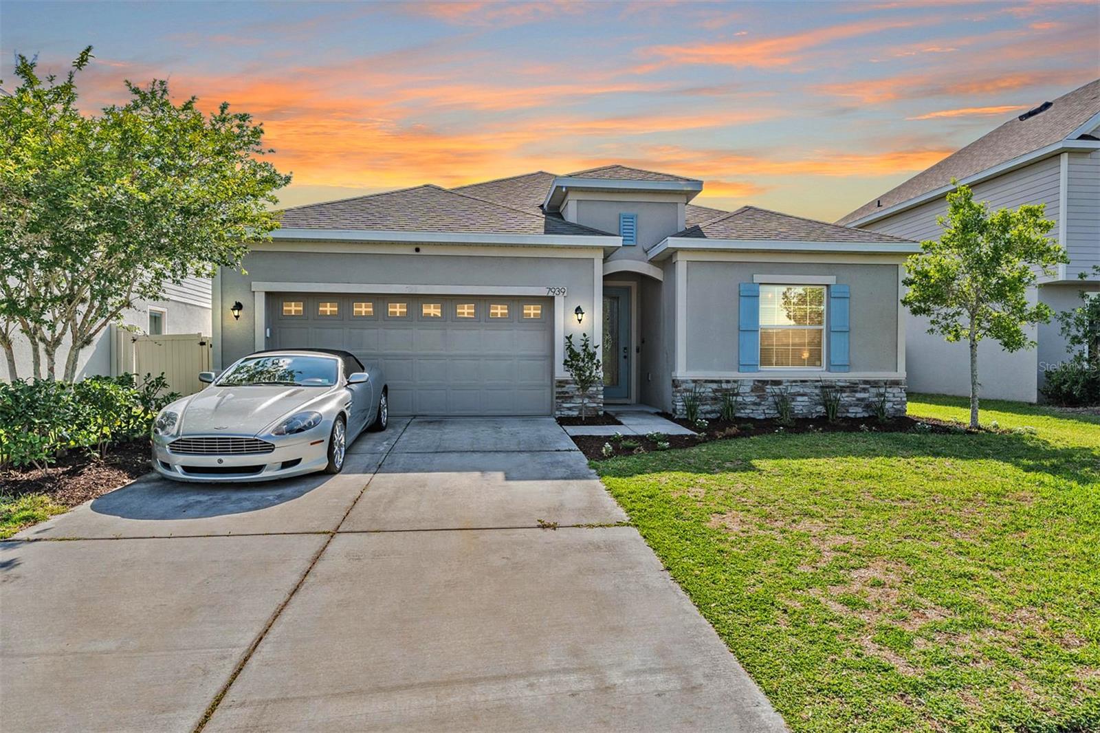 7939 OLIVE BROOK DR