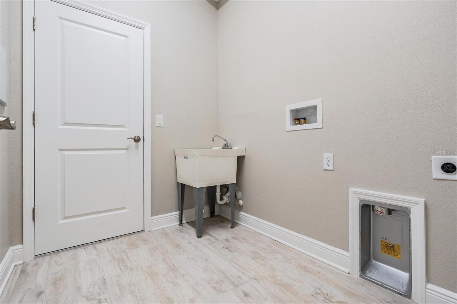 32884 ESTATE GARDEN DR