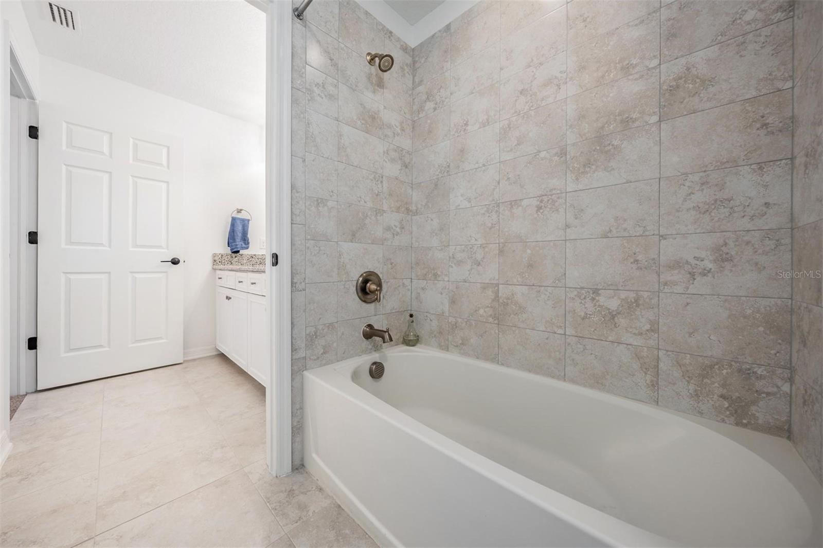 7446 YALE HARBOR DR