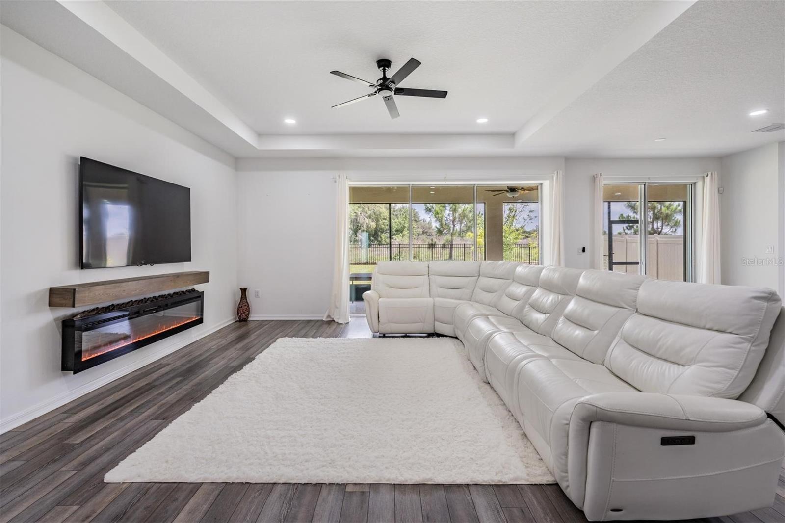 9405 IBIS GROVE BLVD