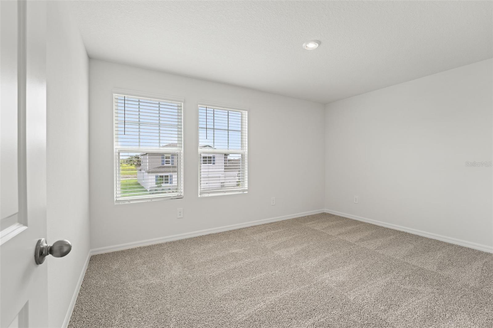 1829 DRAUGHTON DR