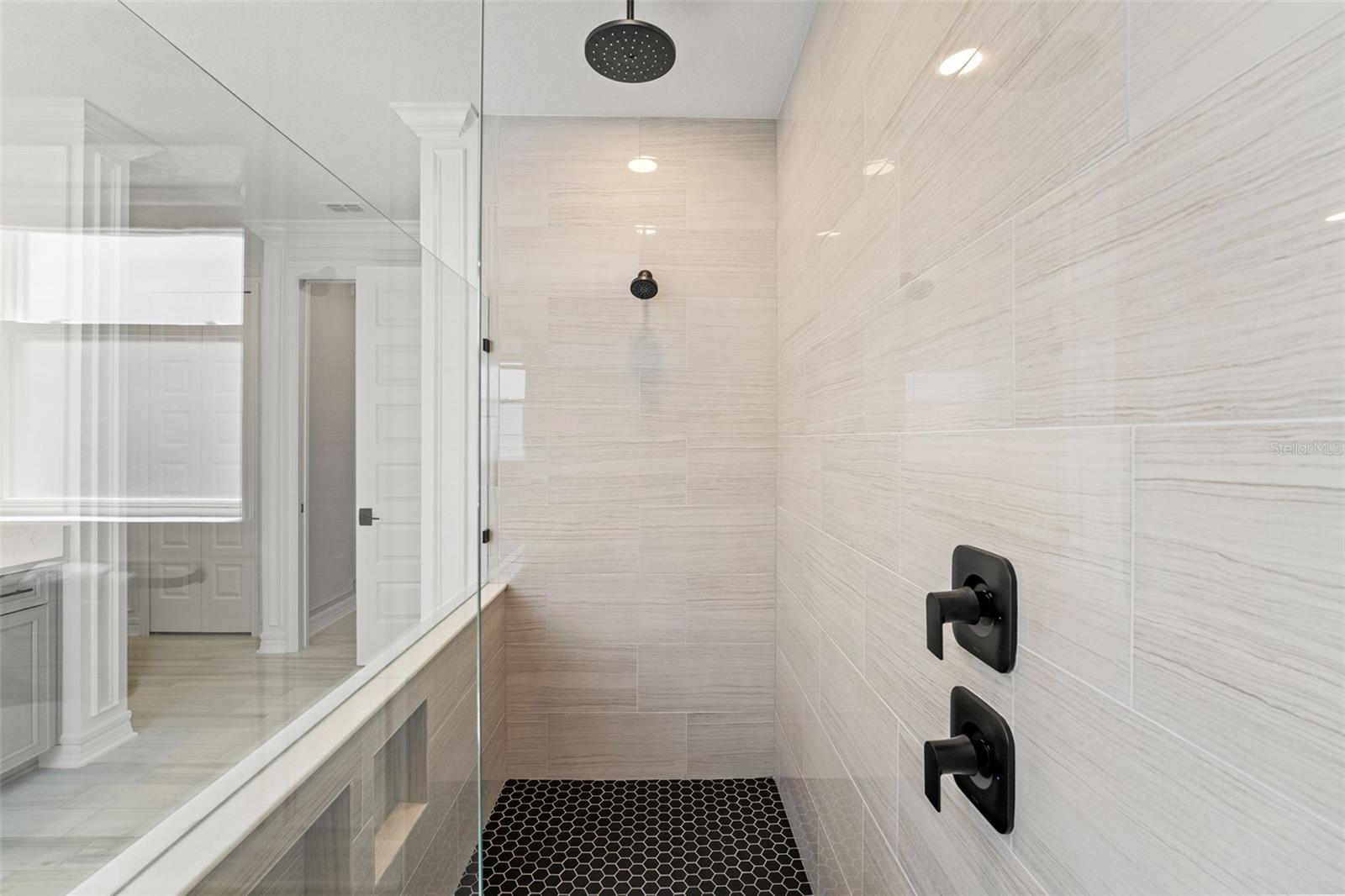 7819 NOTCHED PINE BND