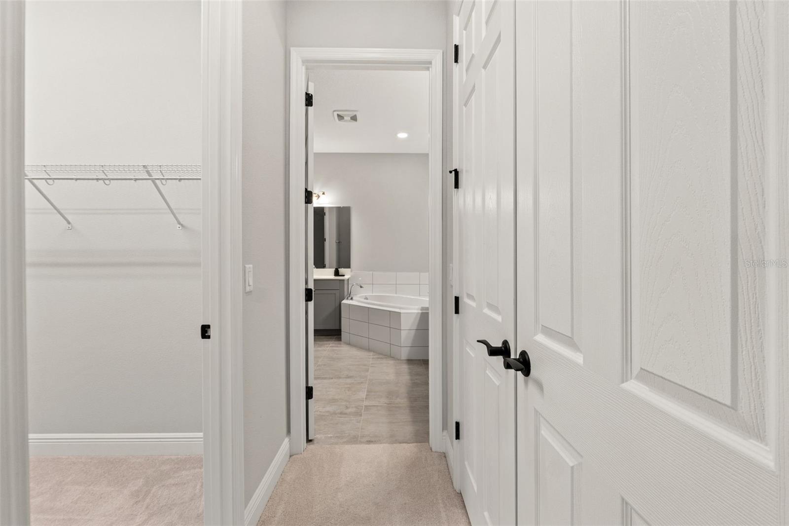 10989 RUSTIC TIMBER LOOP