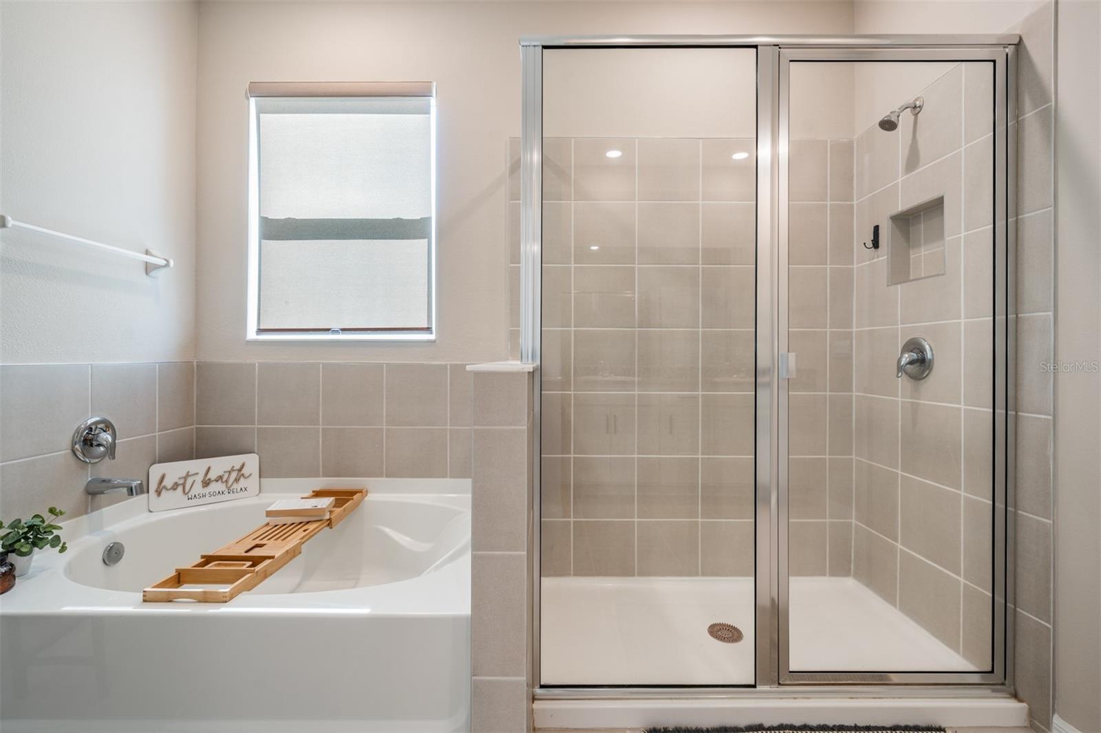 9817 ROWING DALE BND